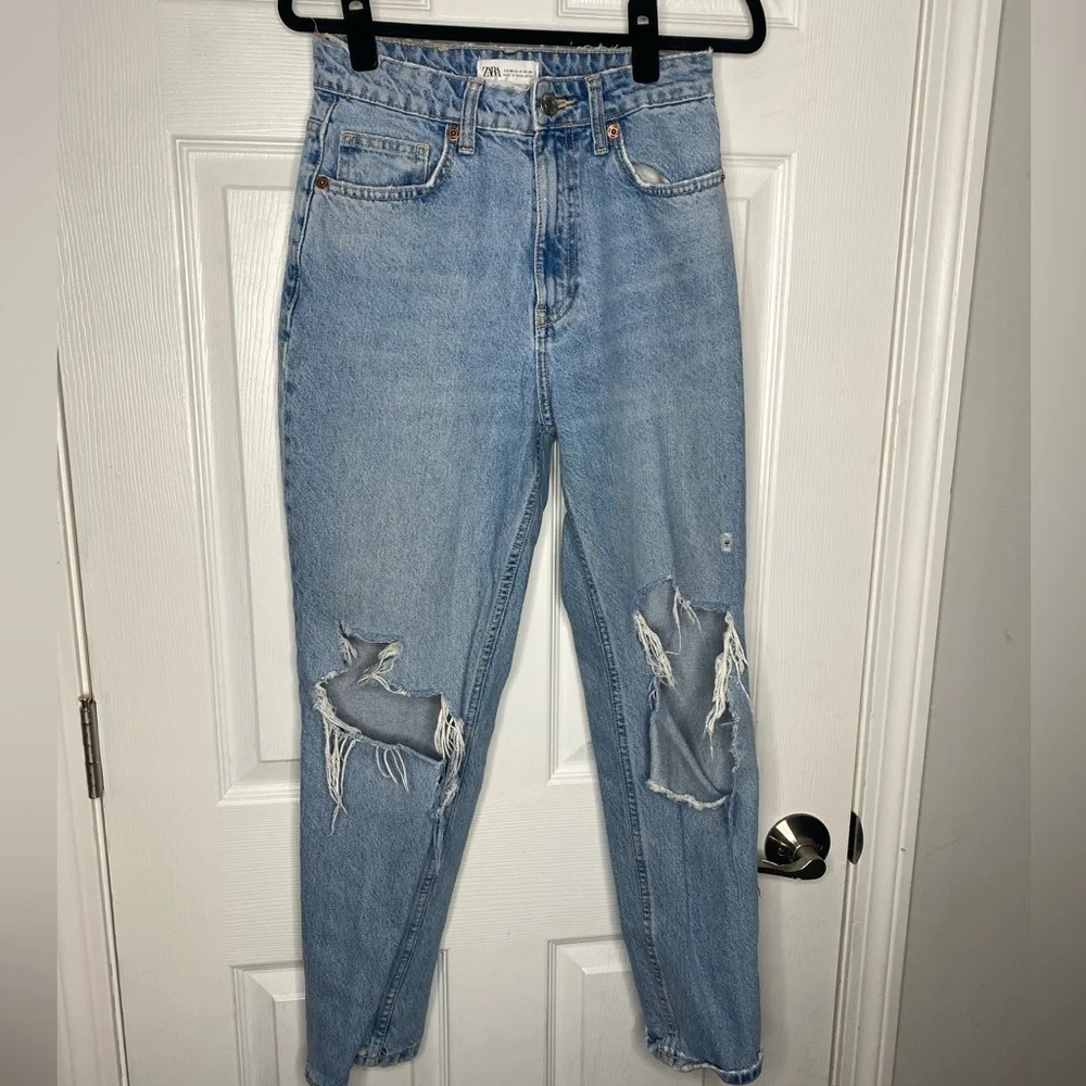ZARA High Rise Blown Knee Straight‎ Leg Jeans Light Wash Size 4